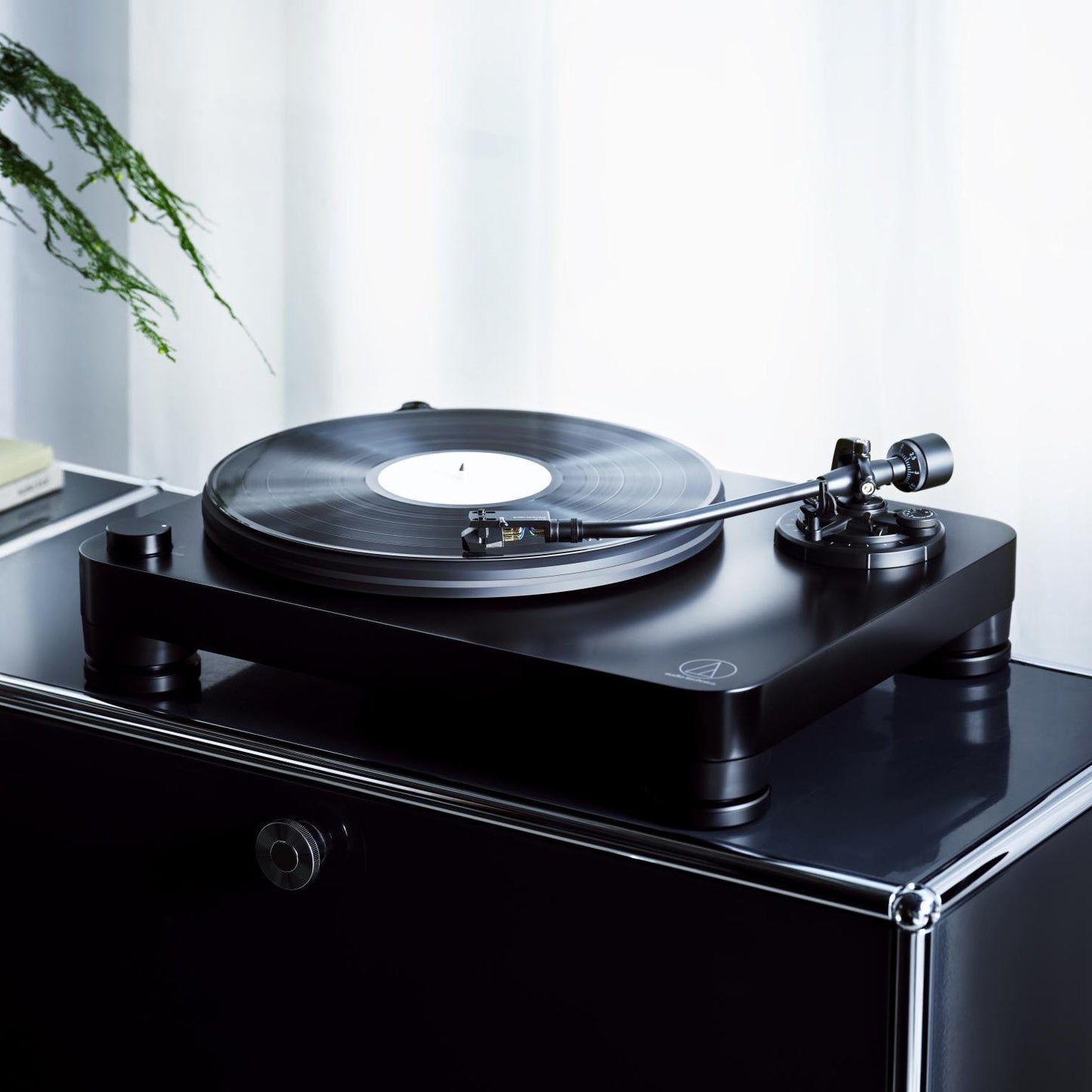 Audio Technica - AT-LP7X - Fully Manual Belt-Drive Turntable