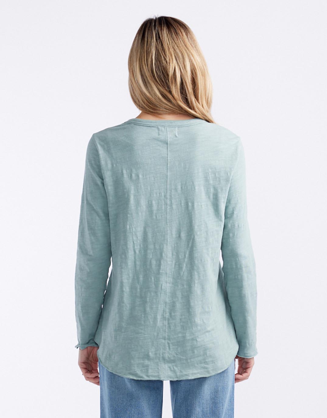 Essential Scoop Hem Long Sleeve T-shirt - Sage